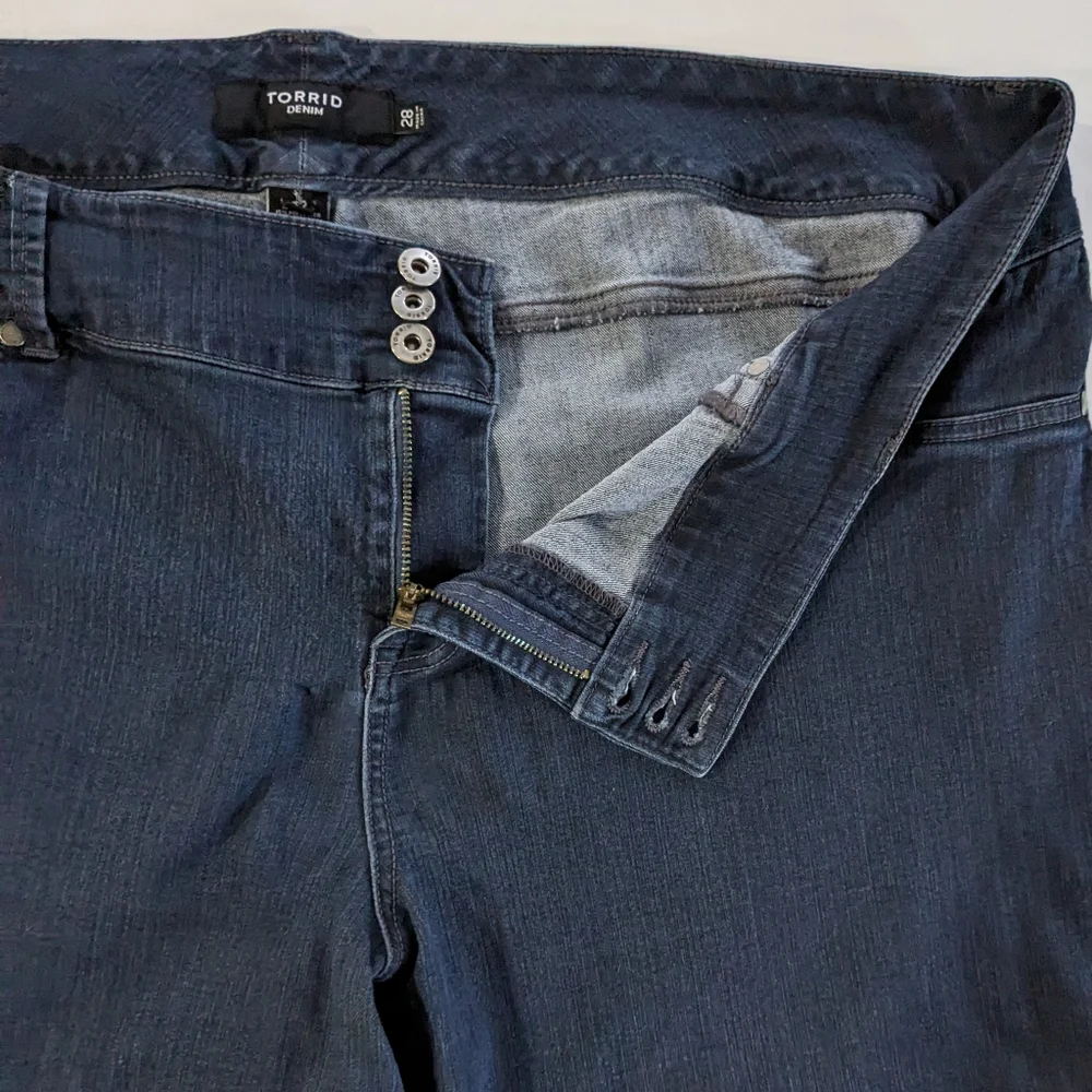 Torrid Cropped Jeans Size 28 - Picture 4 of 11